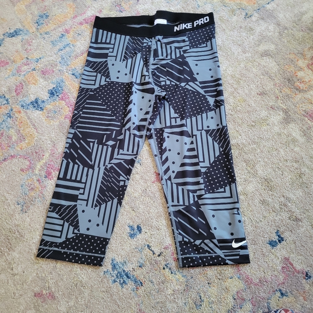 Nike Pro Capris